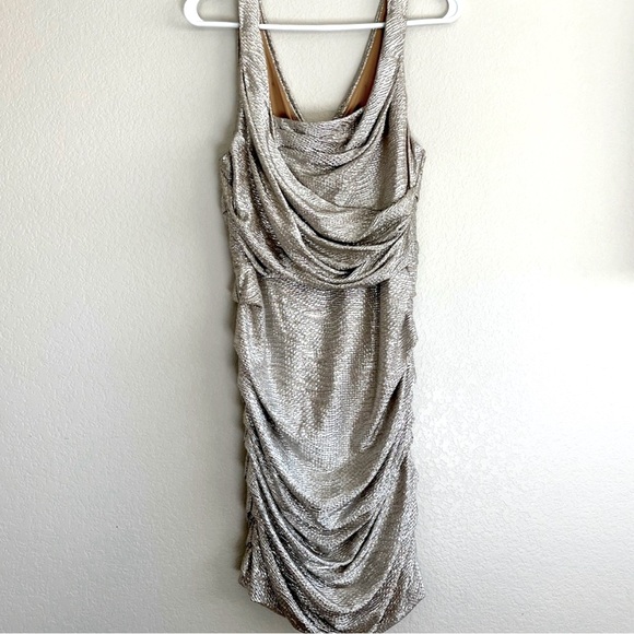 New EXPRESS Gold Dress - Picture 5 of 8